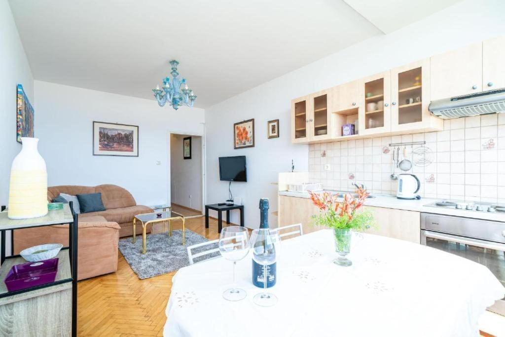 Lero Sea View Apartment *